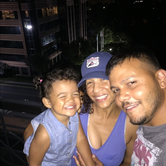 Meet your Posher, Rocio🎉🎊🏝🗽 - Picture 2 of 2